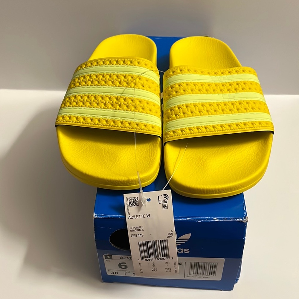 Adidas Women’s Slides Yellow size 6